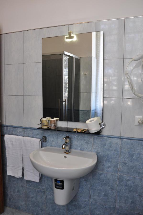 Casa Maderno Hotell Toscolano Maderno Exteriör bild